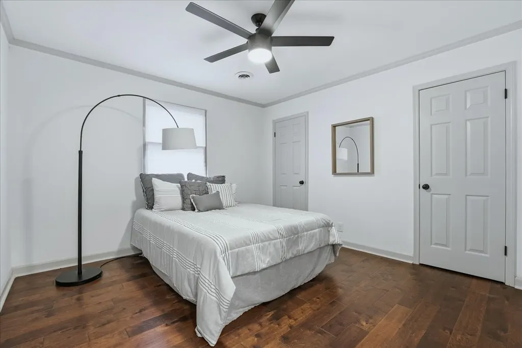 128 Jefferson Square Nashville TN 37215