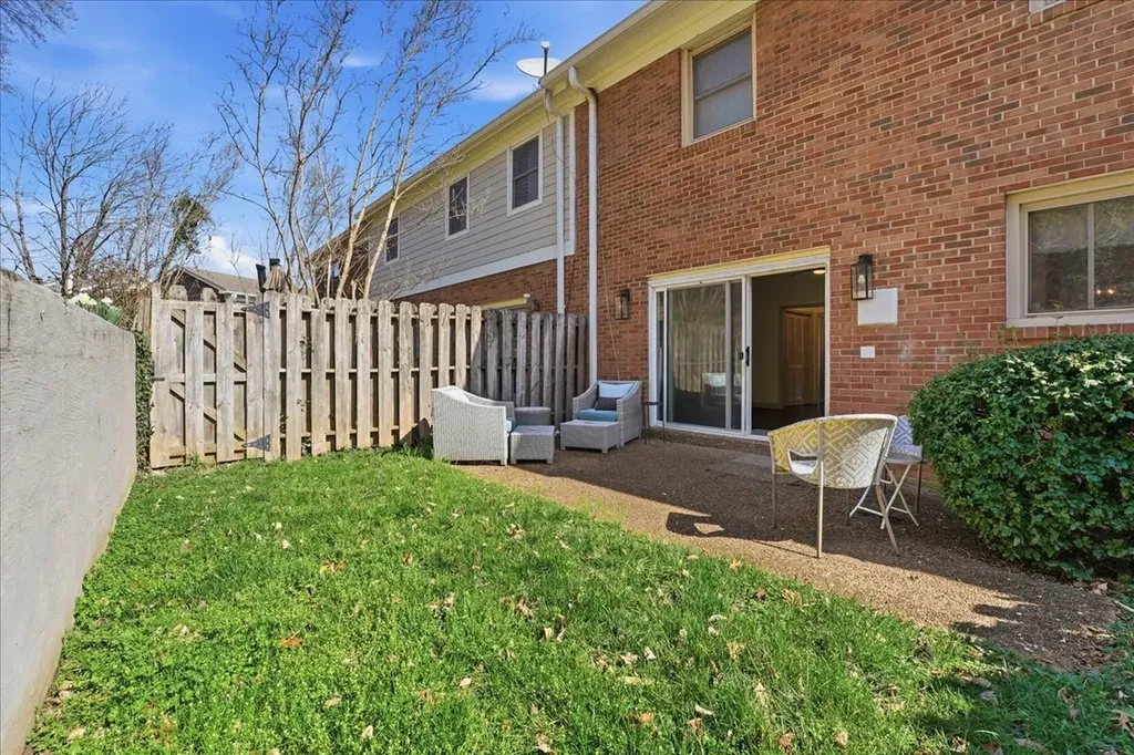 128 Jefferson Square Nashville TN 37215