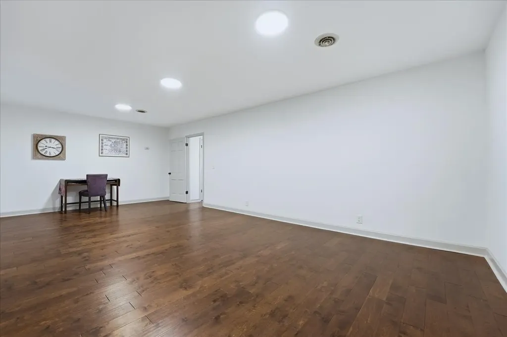 128 Jefferson Square Nashville TN 37215