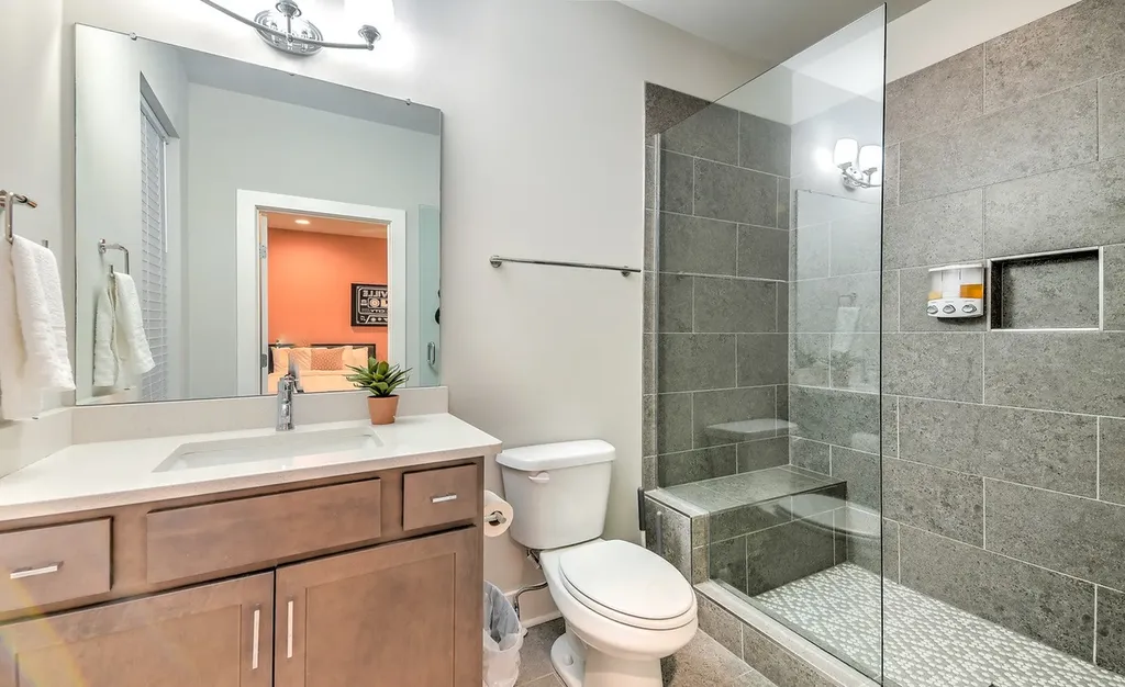 2143 24th Avee, N Nashville TN 37208