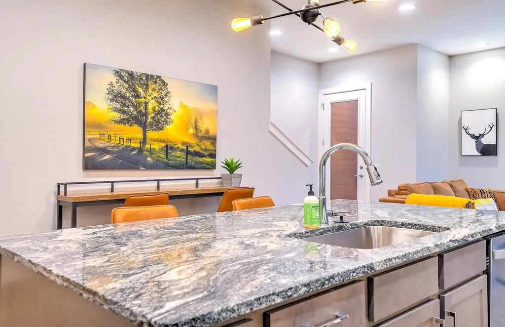 2143 24th Avee, N Nashville TN 37208