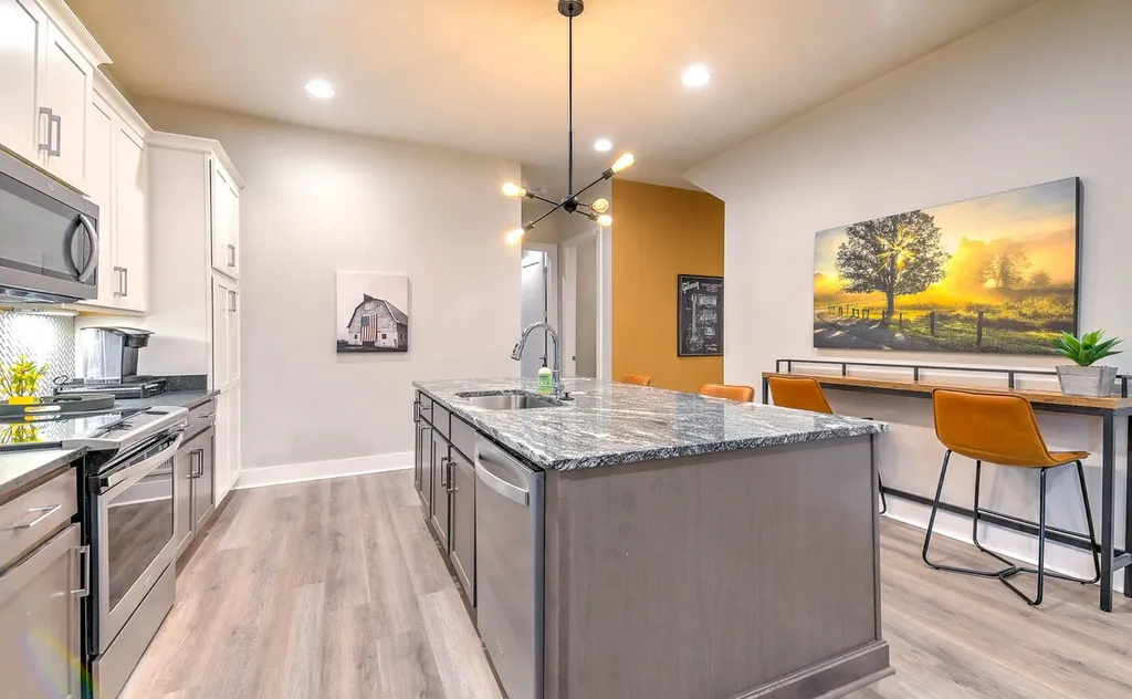 2143 24th Avee, N Nashville TN 37208