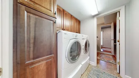 8207 Sawyer Brown Road Nashville TN 37221