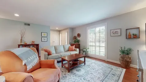 8207 Sawyer Brown Road Nashville TN 37221