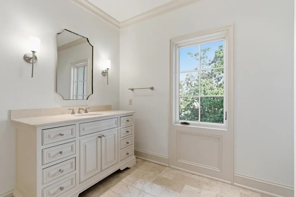 4301 Esteswood Drive Nashville TN 37215