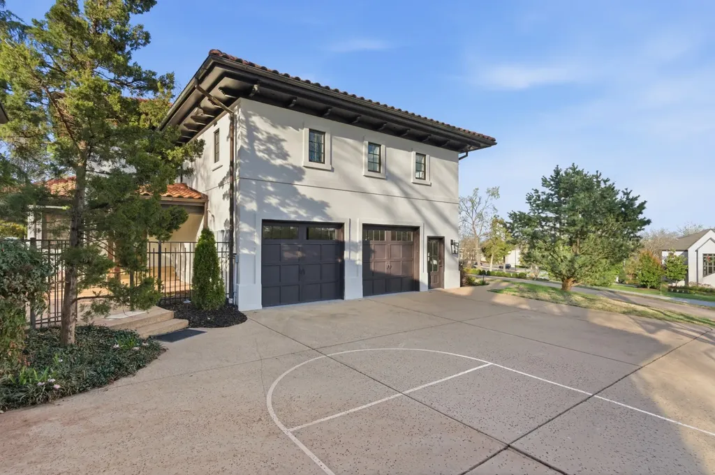 4301 Esteswood Drive Nashville TN 37215