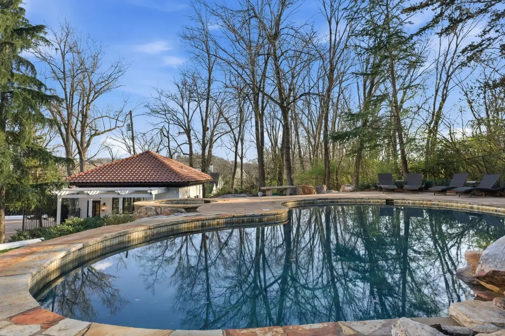 4301 Esteswood Drive Nashville TN 37215