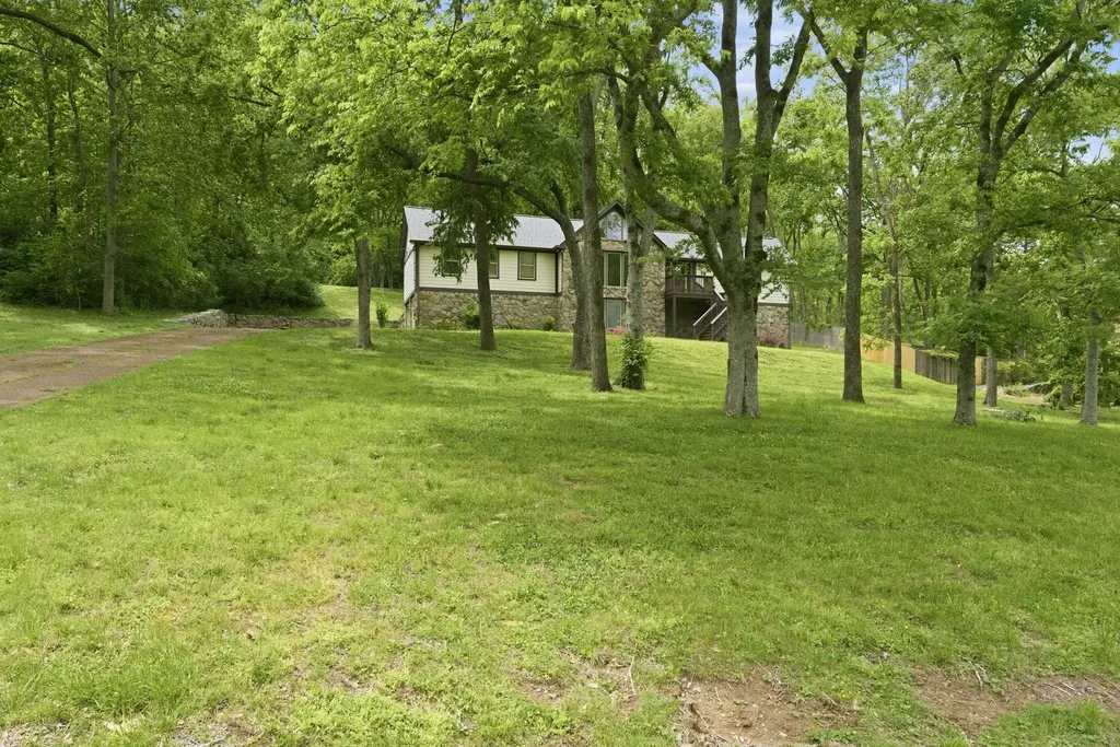 2002 Sunny Side Drive Brentwood TN 37027