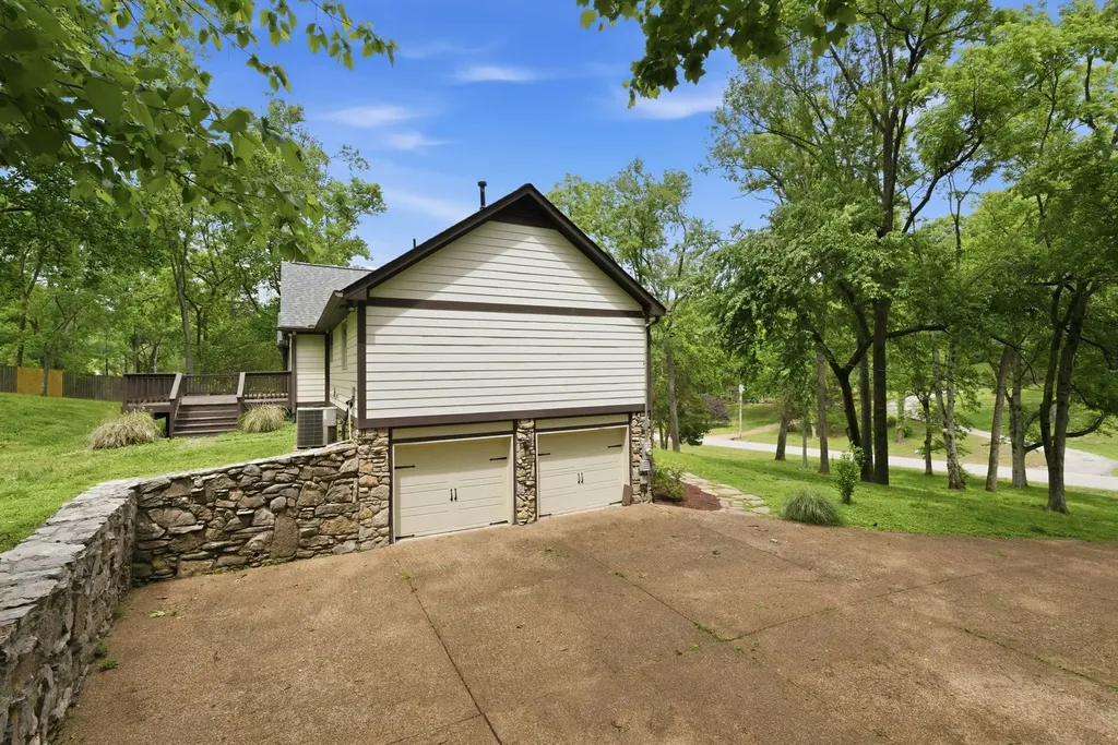 2002 Sunny Side Drive Brentwood TN 37027