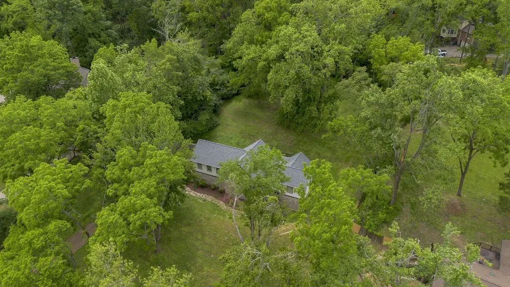 2002 Sunny Side Drive Brentwood TN 37027