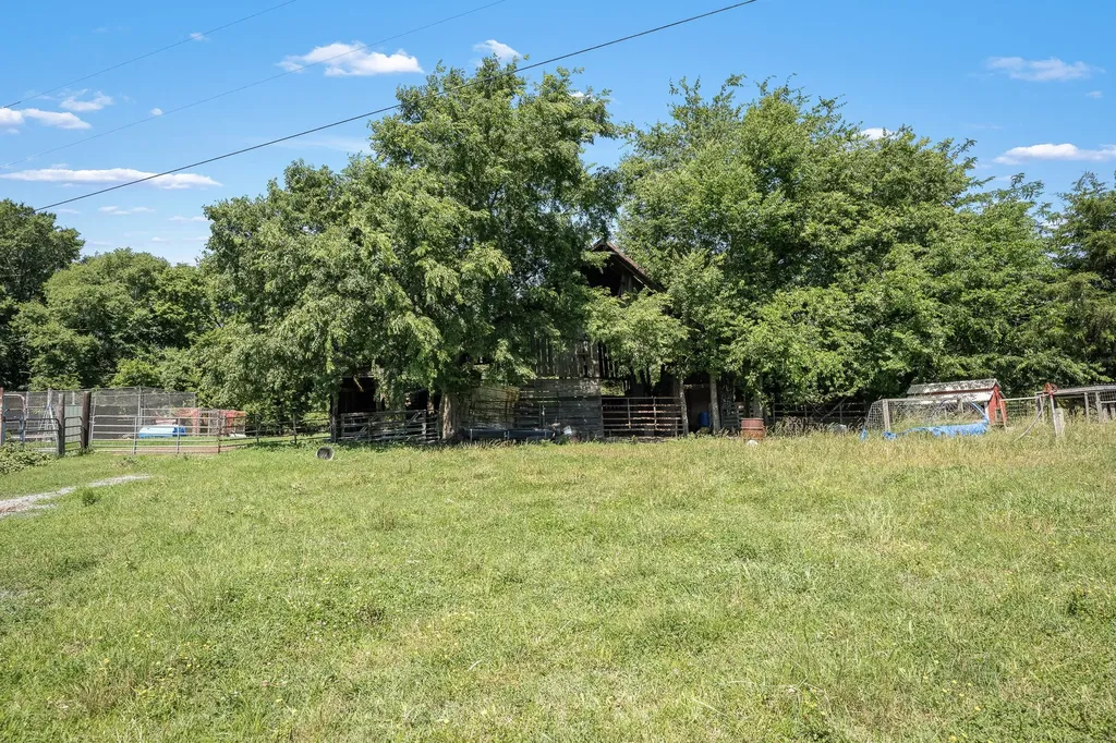 505 Philippi Road Wartrace TN 37183
