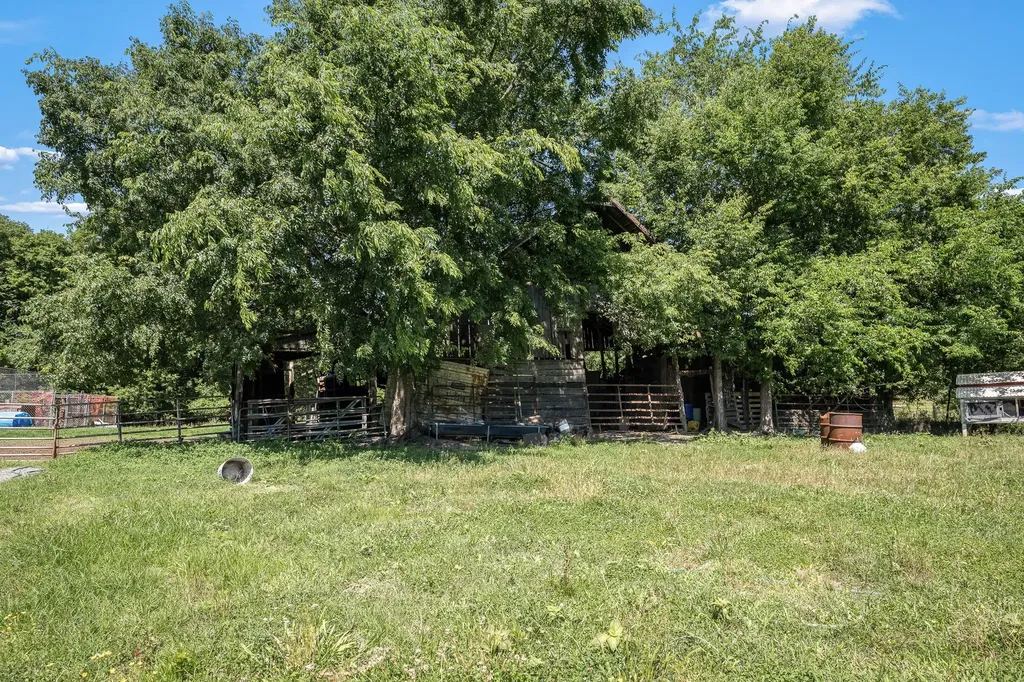 505 Philippi Road Wartrace TN 37183