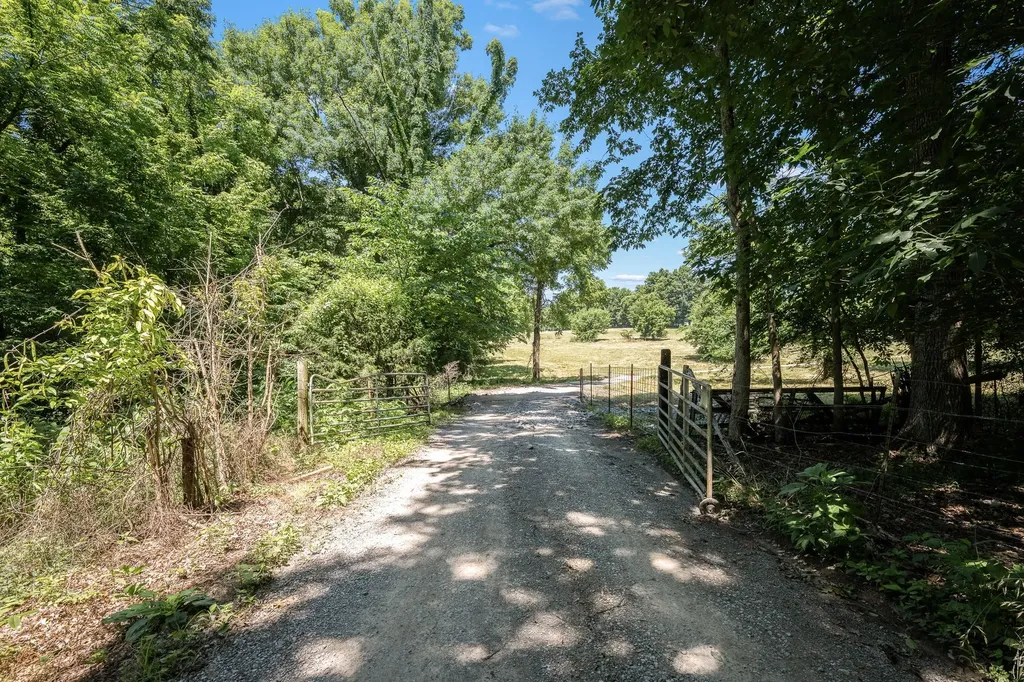 505 Philippi Road Wartrace TN 37183