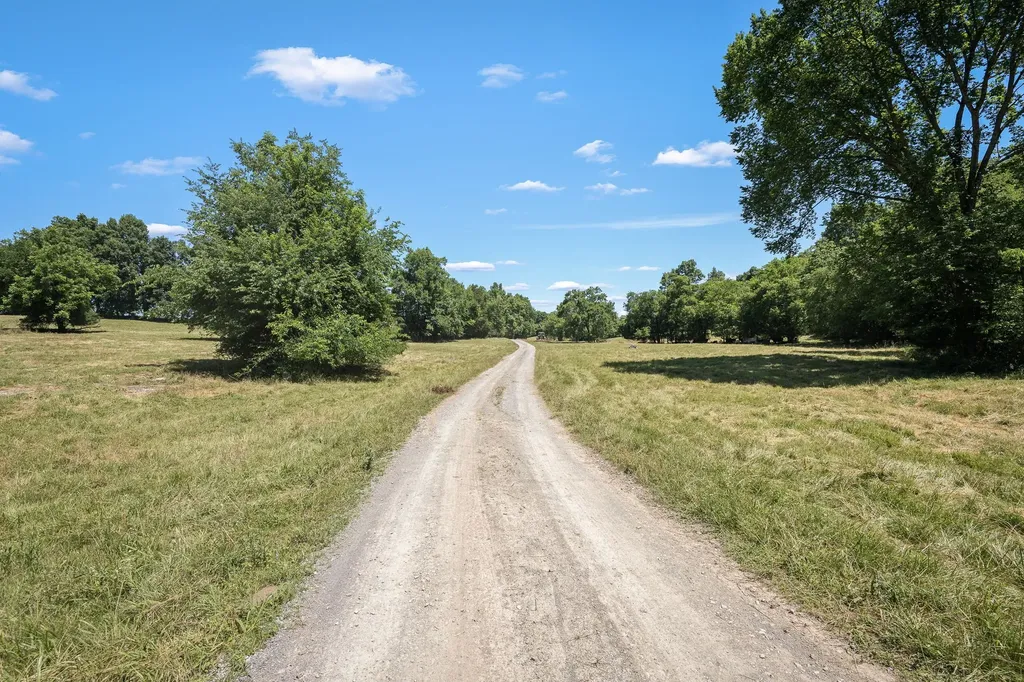 505 Philippi Road Wartrace TN 37183
