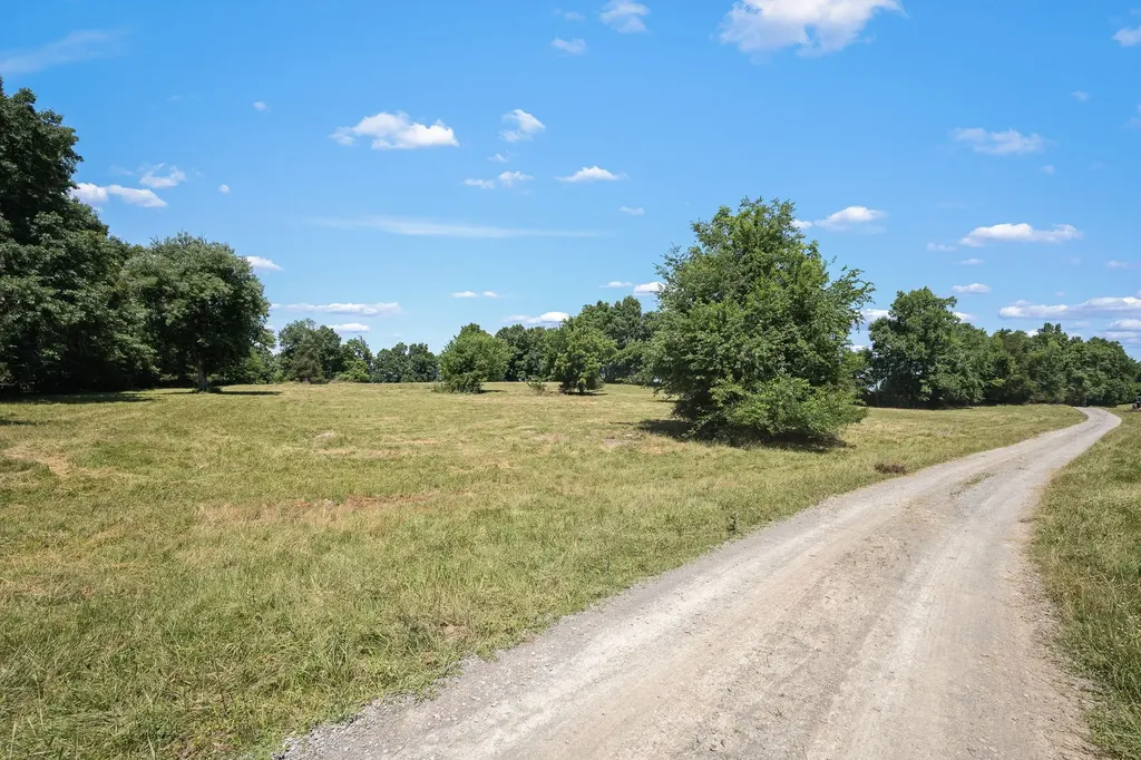 505 Philippi Road Wartrace TN 37183