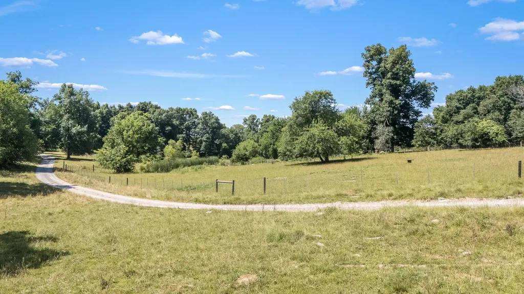 505 Philippi Road Wartrace TN 37183