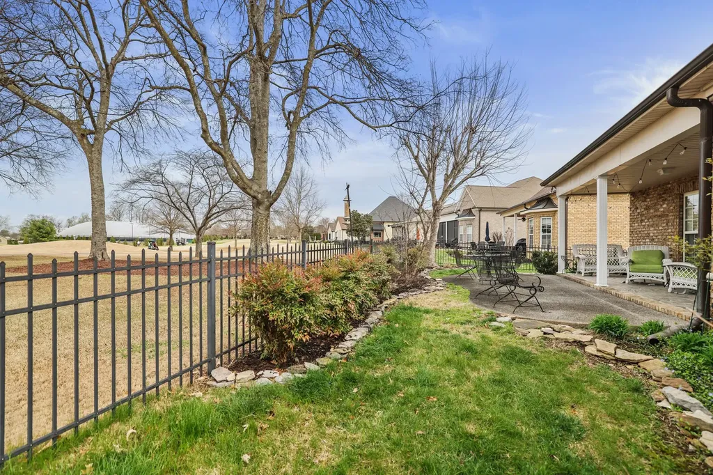 1148 Fairvue Village Lane Gallatin TN 37066