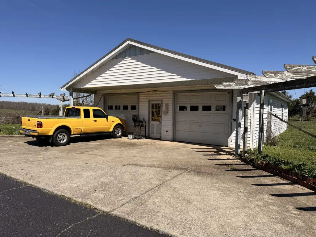 1585 Jones Creek Road Dickson TN 37055