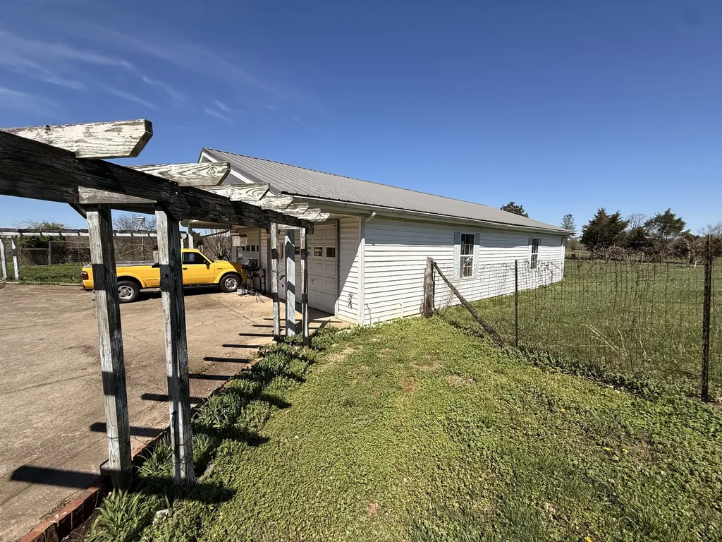 1585 Jones Creek Road Dickson TN 37055