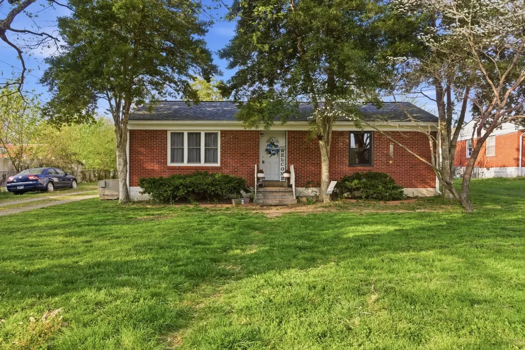 110 Old Pond Lane Dickson TN 37055