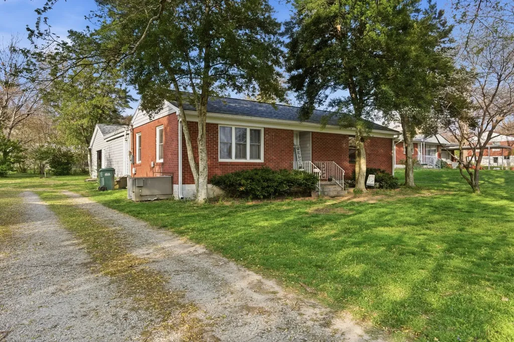 110 Old Pond Lane Dickson TN 37055