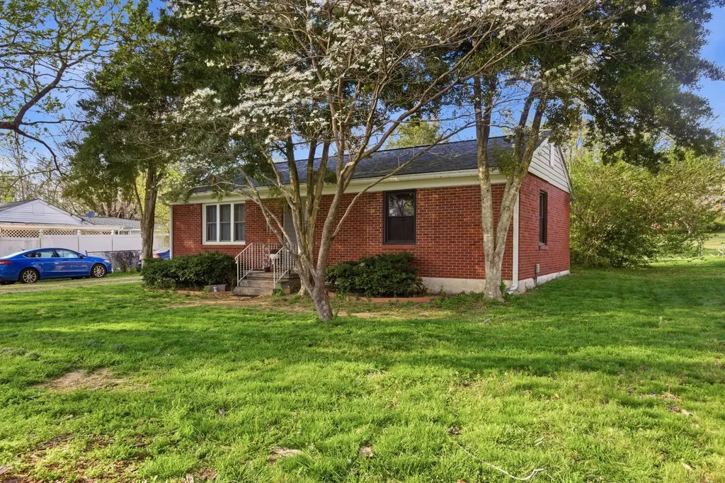 110 Old Pond Lane Dickson TN 37055