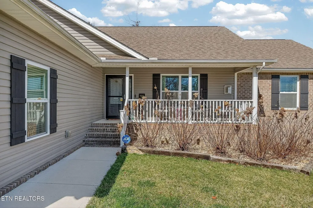 22 Mountain View Court Crossville TN 38558