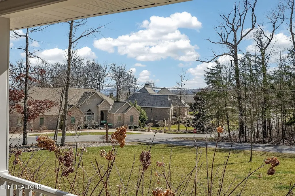 22 Mountain View Court Crossville TN 38558
