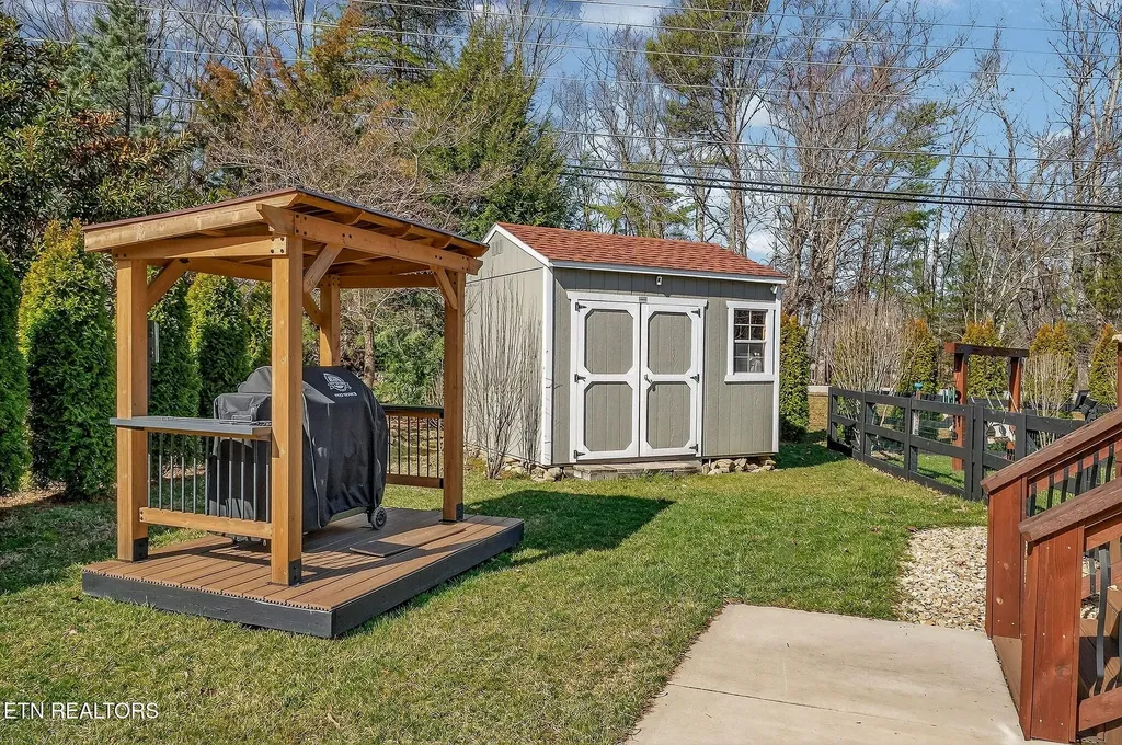 22 Mountain View Court Crossville TN 38558