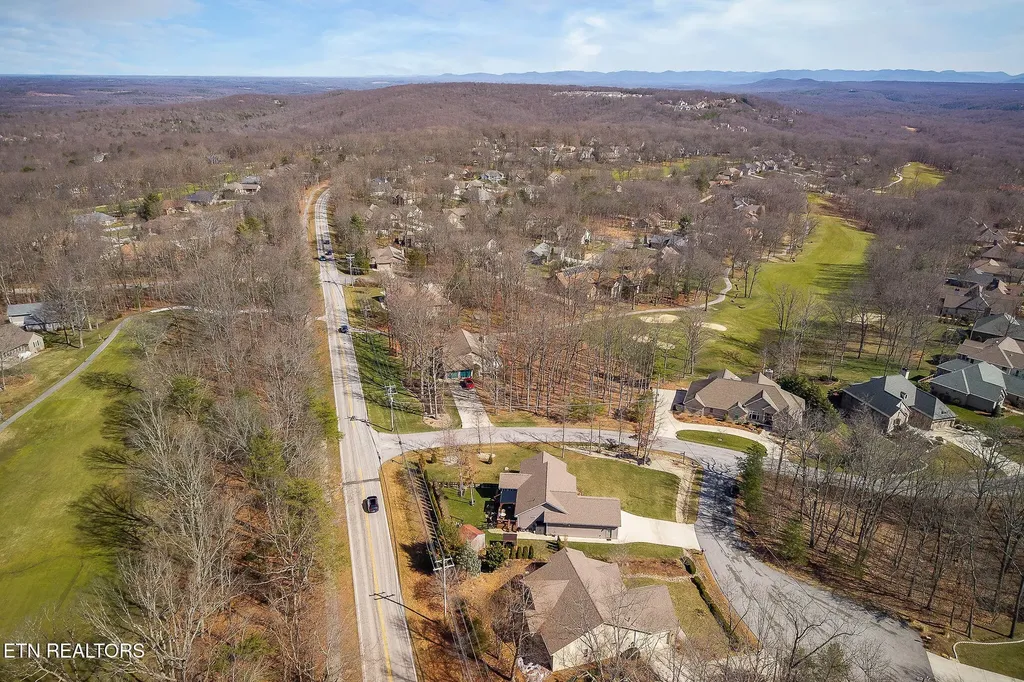 22 Mountain View Court Crossville TN 38558