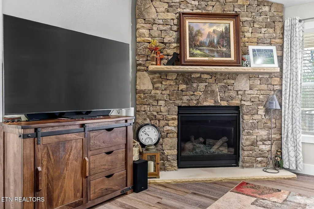 22 Mountain View Court Crossville TN 38558