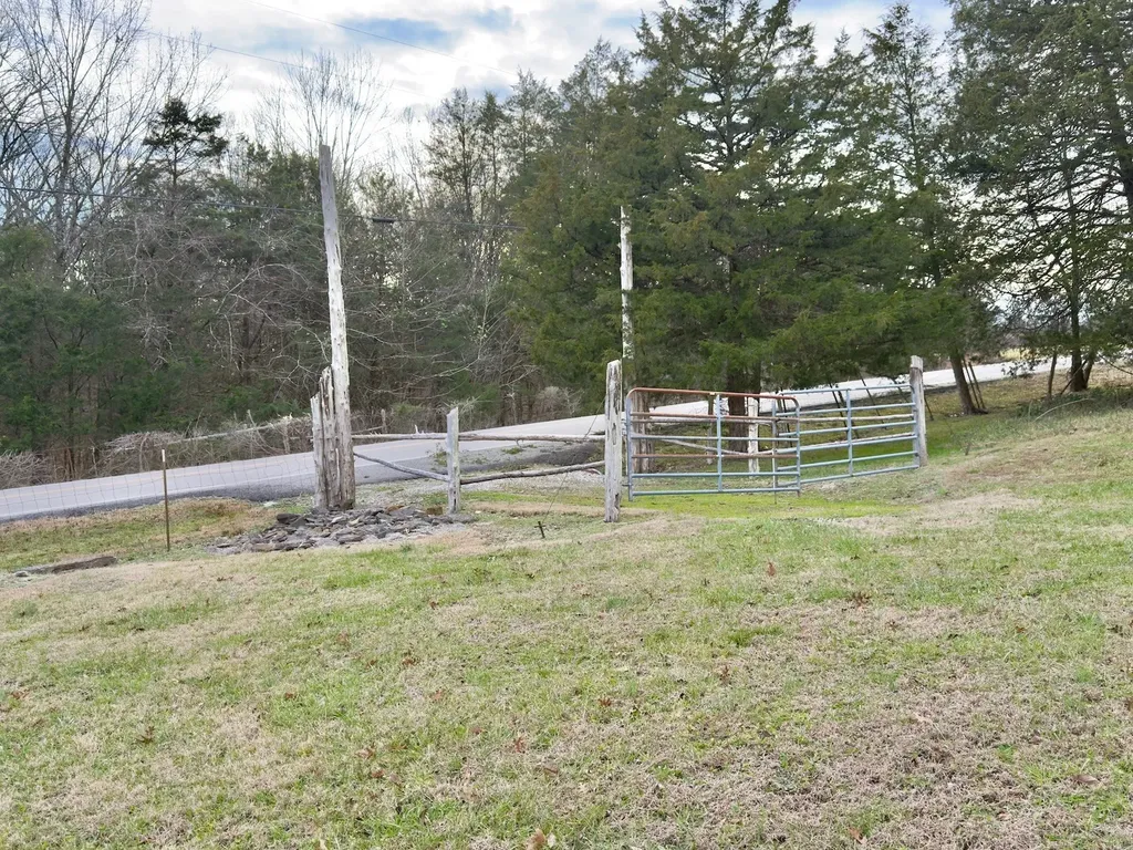 12112 Paw Paw Springs Road Arrington TN 37014