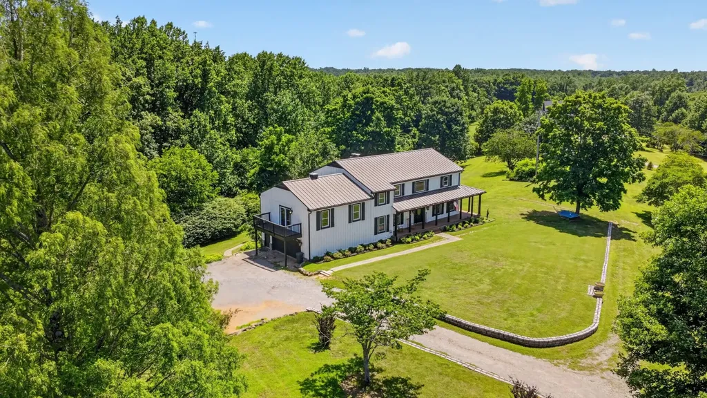 7255 Hall Road Greenbrier TN 37073