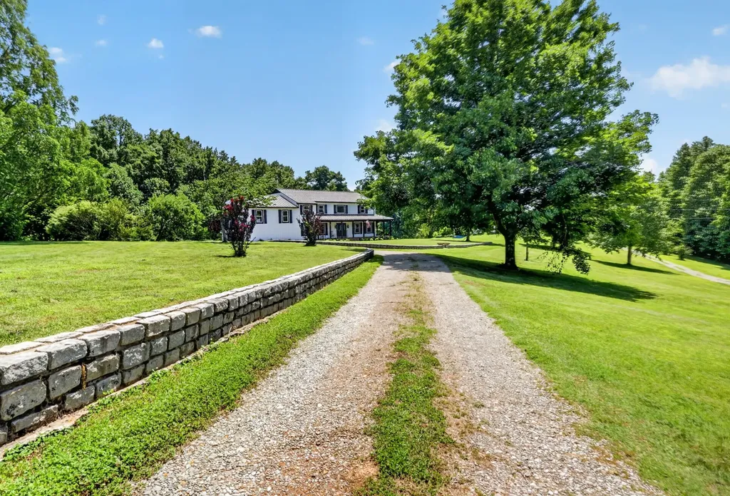 7255 Hall Road Greenbrier TN 37073