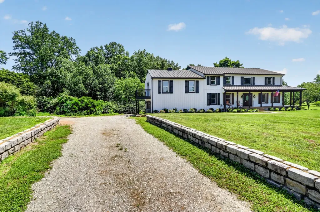 7255 Hall Road Greenbrier TN 37073