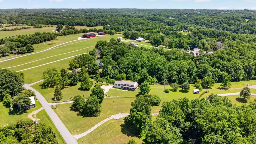 7255 Hall Road Greenbrier TN 37073