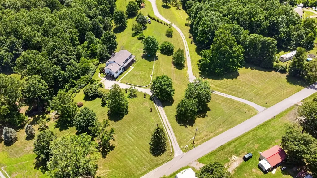 7255 Hall Road Greenbrier TN 37073