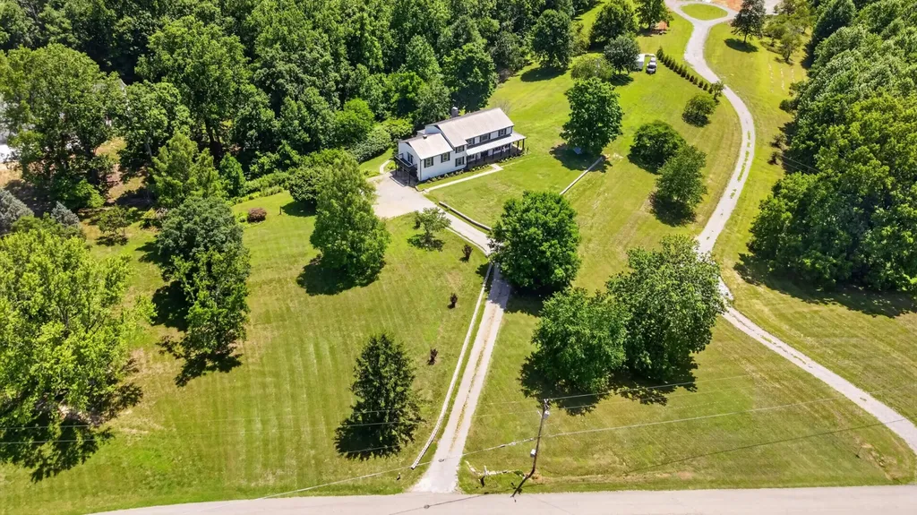 7255 Hall Road Greenbrier TN 37073
