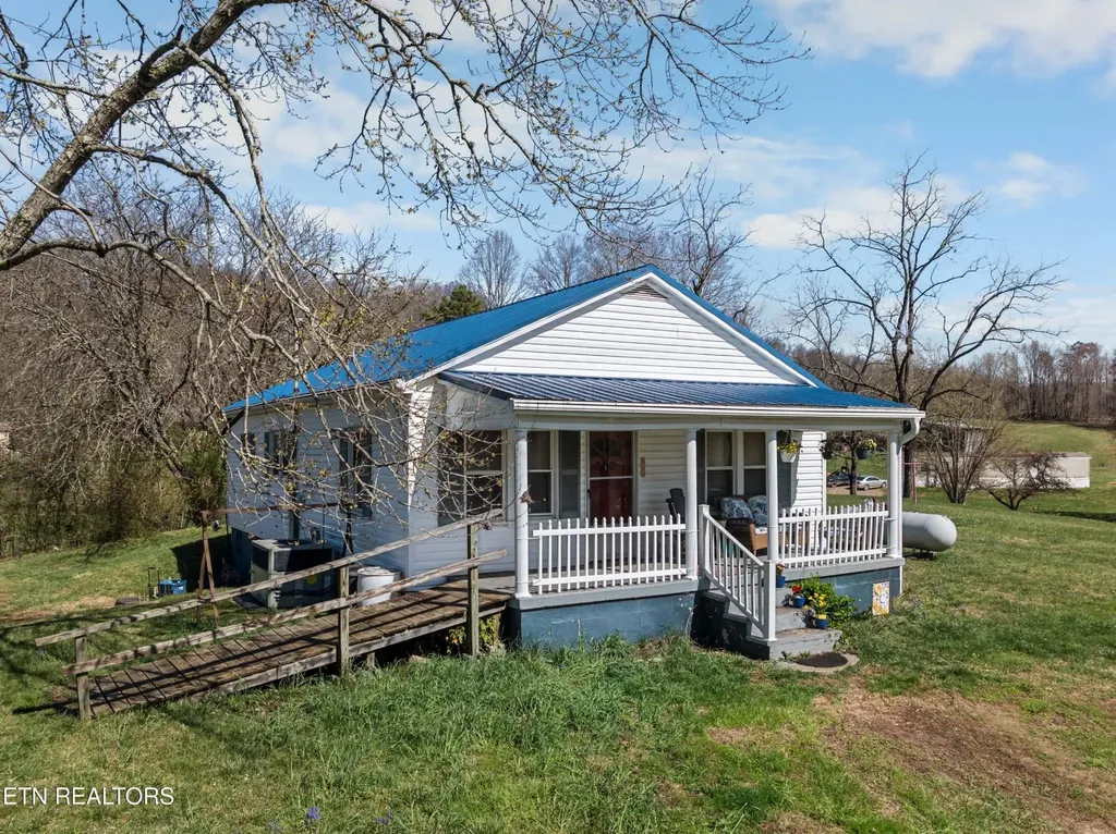 385 Hubbs Grove Road Maynardville TN 37807