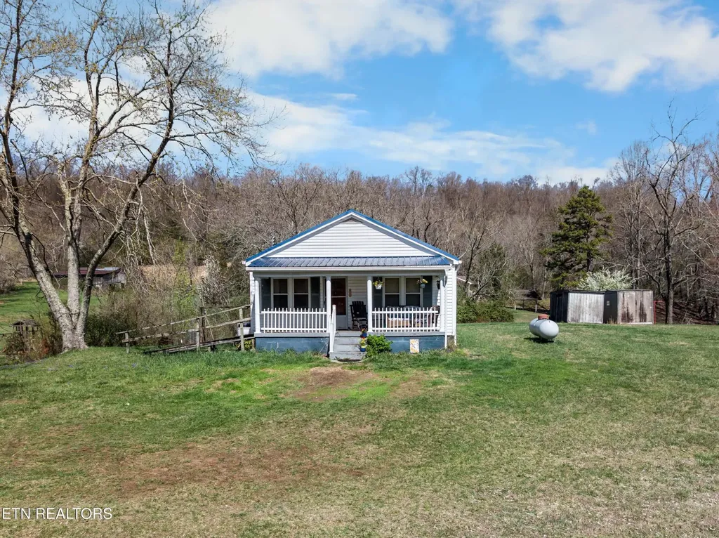 385 Hubbs Grove Road Maynardville TN 37807