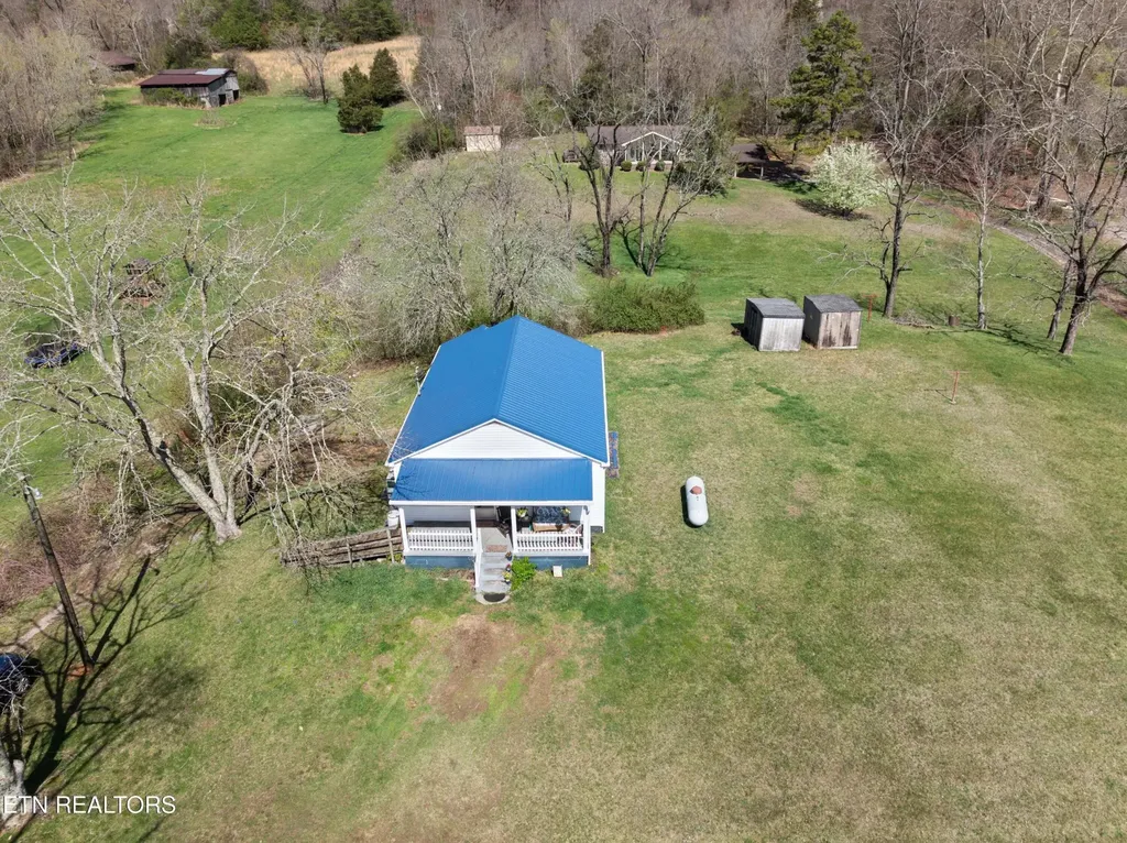 385 Hubbs Grove Road Maynardville TN 37807