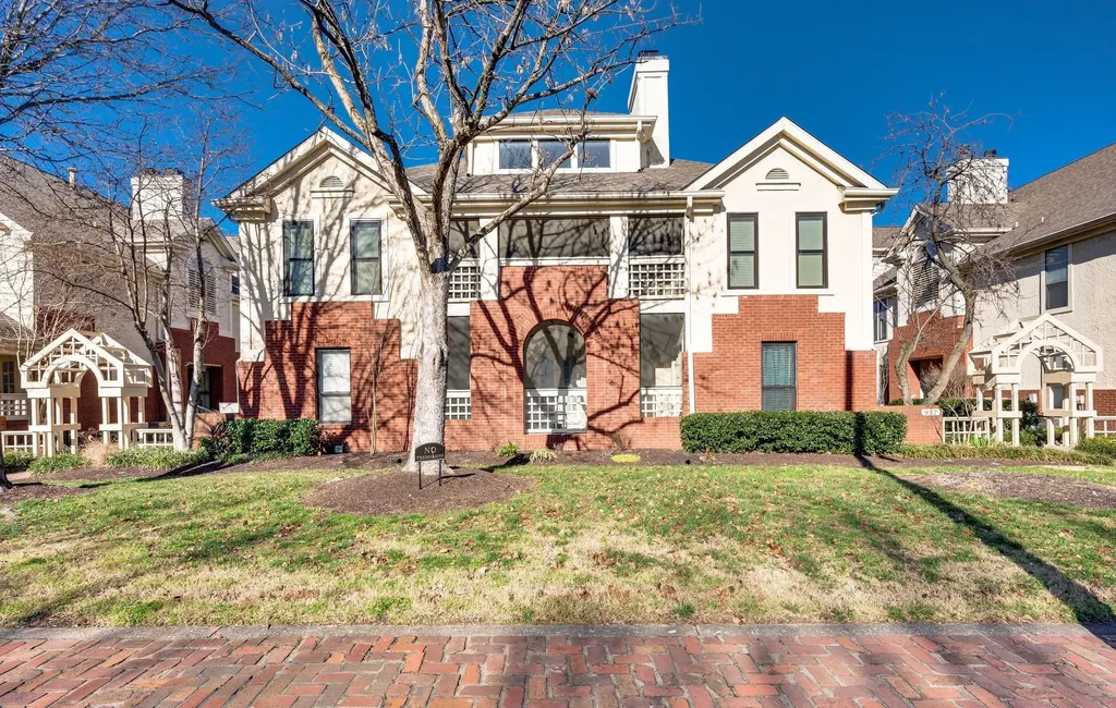 937 Russell Street Nashville TN 37206