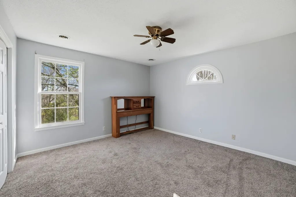 1756 Broadripple Drive Clarksville TN 37042