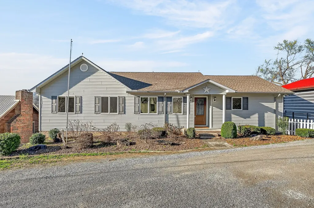 1634 Falling Water Road Sparta TN 38583