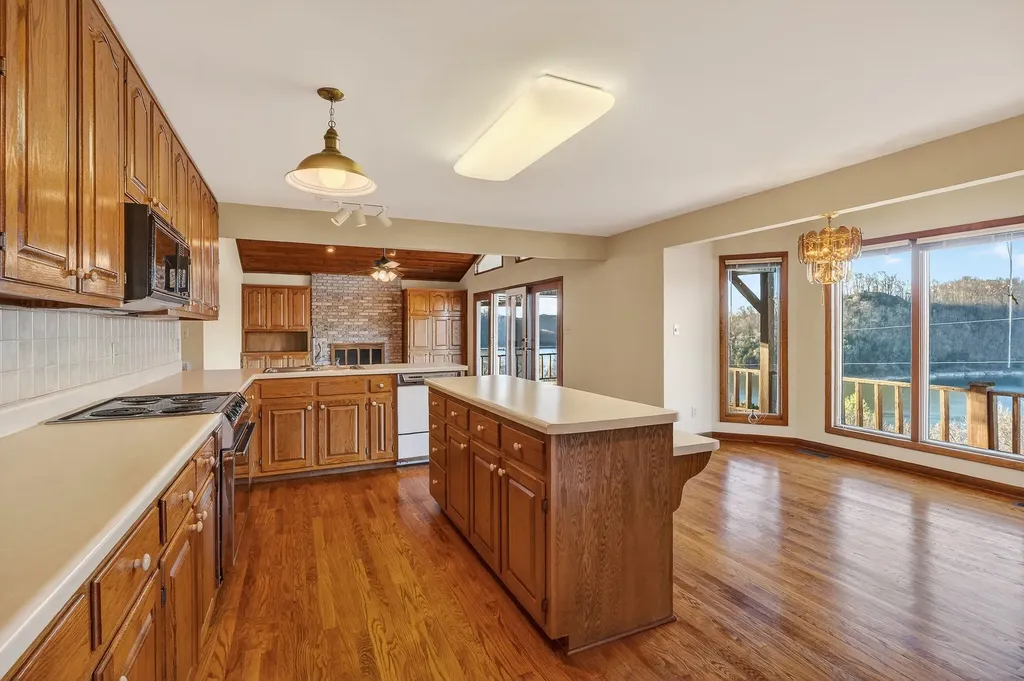 1634 Falling Water Road Sparta TN 38583