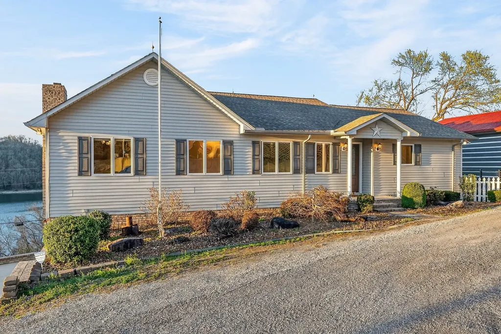 1634 Falling Water Road Sparta TN 38583