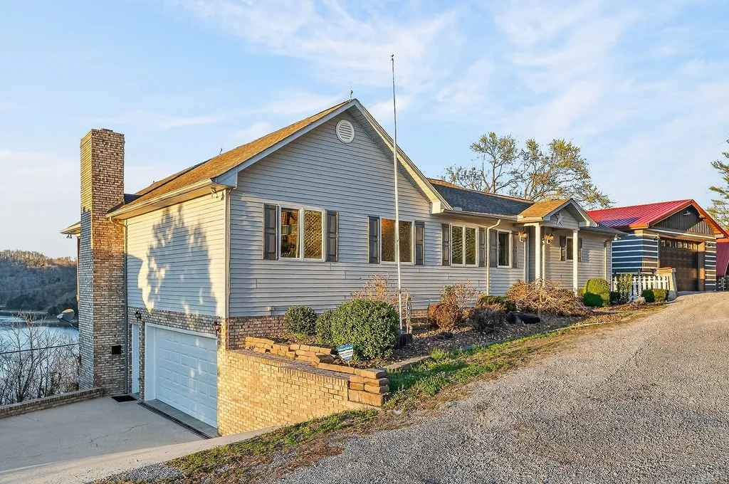 1634 Falling Water Road Sparta TN 38583