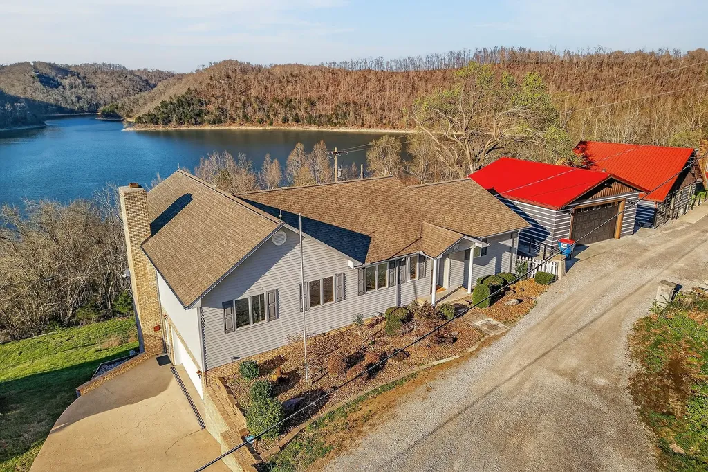 1634 Falling Water Road Sparta TN 38583