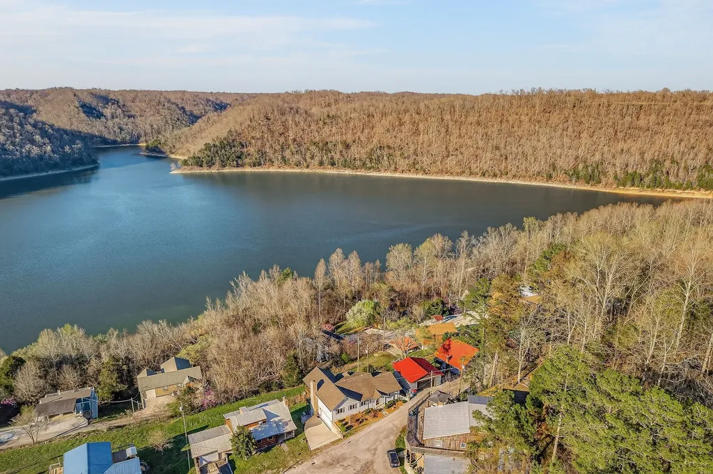 1634 Falling Water Road Sparta TN 38583