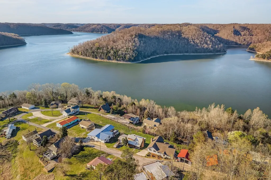 1634 Falling Water Road Sparta TN 38583
